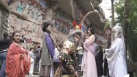 《黑神话》爆火：在大足石刻的悟空Coser成热门景点